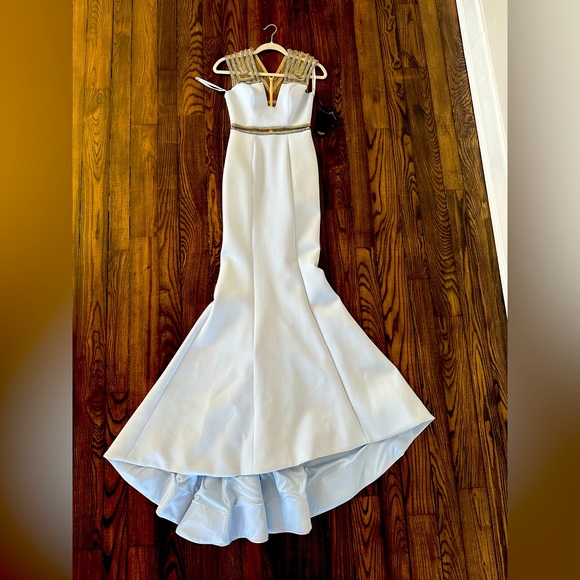 Terani Couture Gown NWT Plunging Baby Blue Prom Dress Beaded Back 1612P0570 - Picture 3 of 4